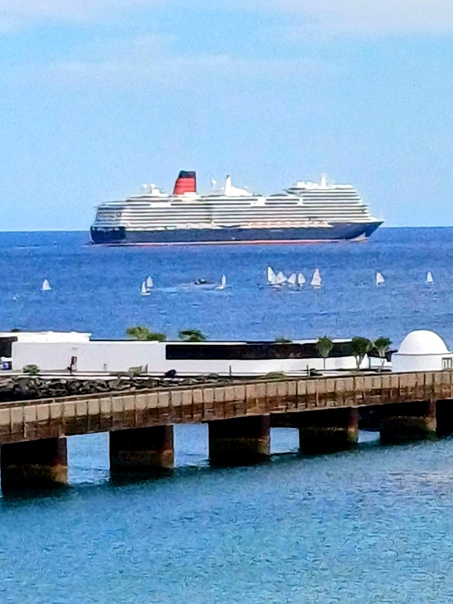 Eli Merino (PP): "Estamos consolidando Arrecife como la capital de las compras gracias al turismo de cruceros"