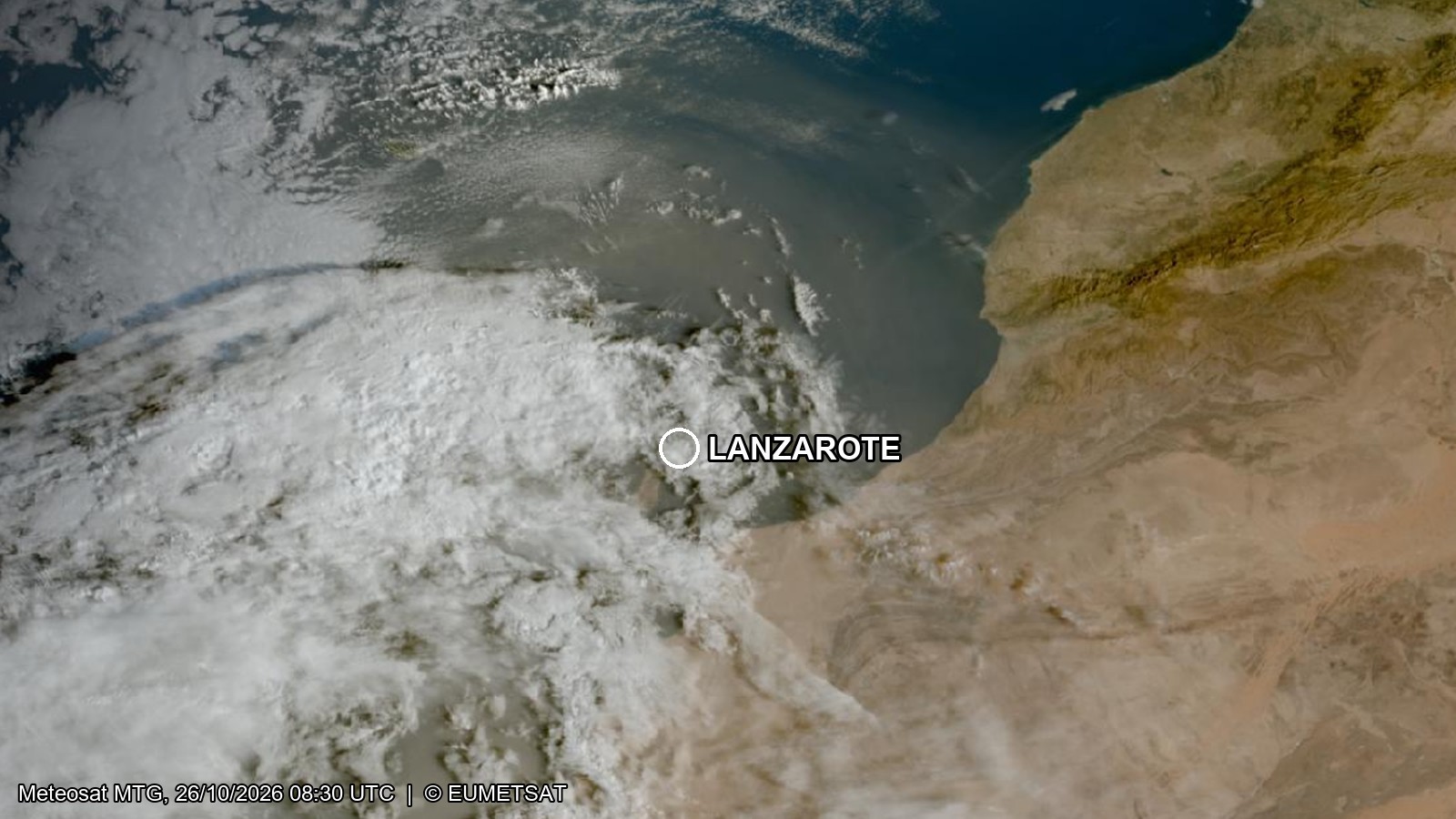 Lanzarote, a 34 °C en pleno octubre: calima, viento y el satélite lo confirma