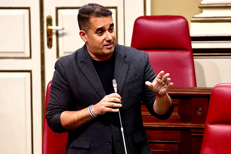Yoné Caraballo, diputado de Lanzarote y La Graciosa y presidente insular de Nueva Canarias-Bloque Canarista (NC-BC), durante una intervención en el Parlamento de Canarias