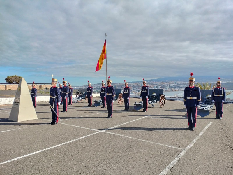 Parada militar RAAA 94 , La Isleta ayer