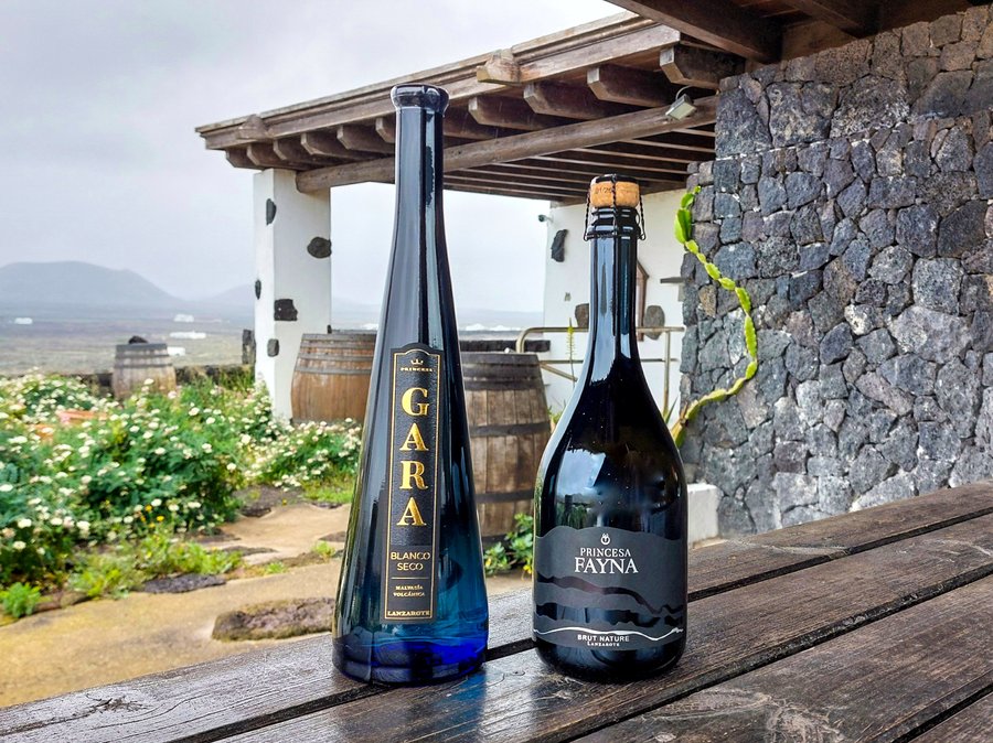 l 'Princesa Gara' Malvasía Volcánica 2022 y el espumoso 'Princesa Fayna' Brut Nature 2019, de Bodegas Vega de Yuco, galardonados con plata y bronce en los Decanter World Wine Awards 2026 / Foto: D.O. Lanzarote