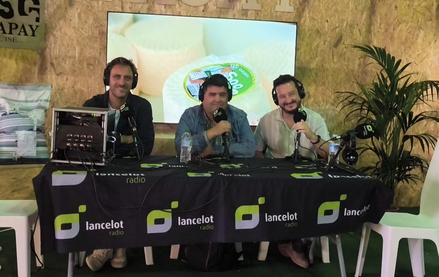 Víctor Sanz, Pedro Martín y Guillermo Uruñuela durante el programa especial de Elpejeverde.com emitido desde la V Feria de Agricultura, Ganadería y Pesca de Teguise. Foto: Elpejeverde.com