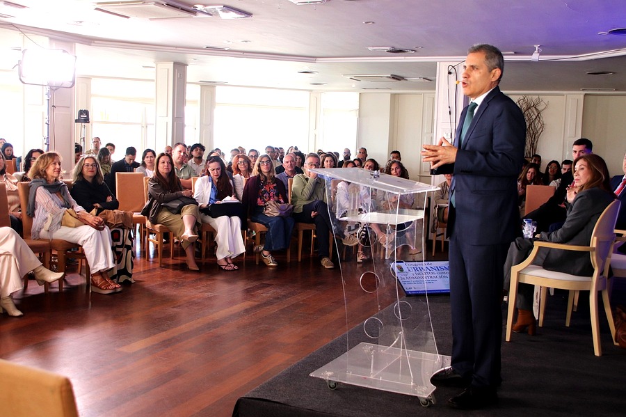 Trescientas personas analizan urbanismo, corrupción y legalidad en el Congreso organizado por el Ayuntamiento de Yaiza en Puerto Calero