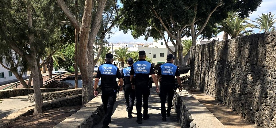 Arrecife encuesta a sus vecinos sobre la Policía Local y promete más agentes, vehículos y tecnología con los resultados